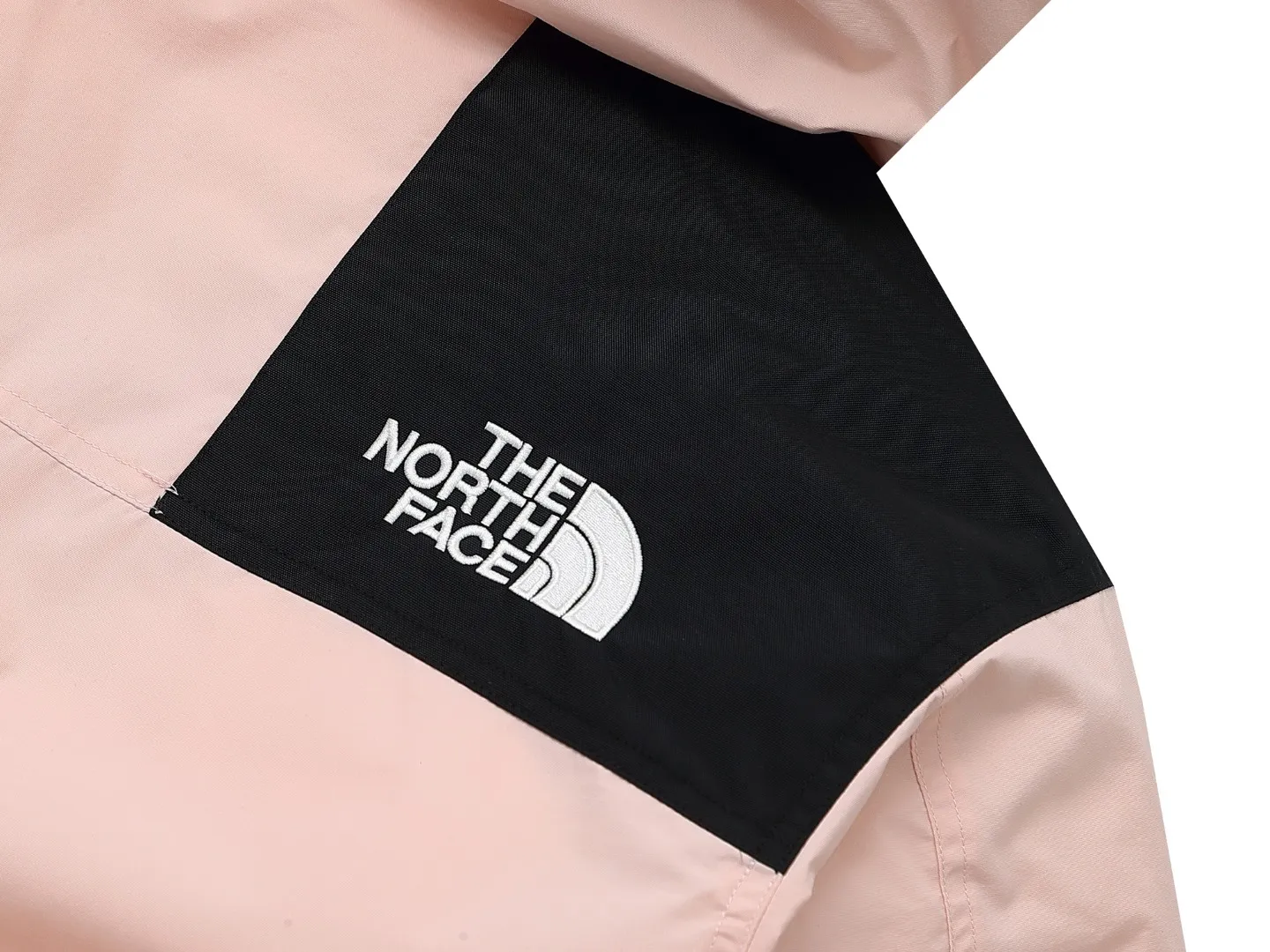 ：White Pink Black Green . sizi： 𝗧𝗵𝗲 𝗡𝗼𝗿𝘁𝗵 𝗙𝗮𝗰 1990 Same Style 1996 ： 1、 ISO 90（ISO 4） ！ 2、 ： 2L Gore-tex ， ， ， ， Breathable 。 3、 ： ， ， 。 。 4、 ： ZP。 ， ， 5、 ： YKK ， 10 ， 。 ， 6、 ， zp ， ！ GT 。 1996